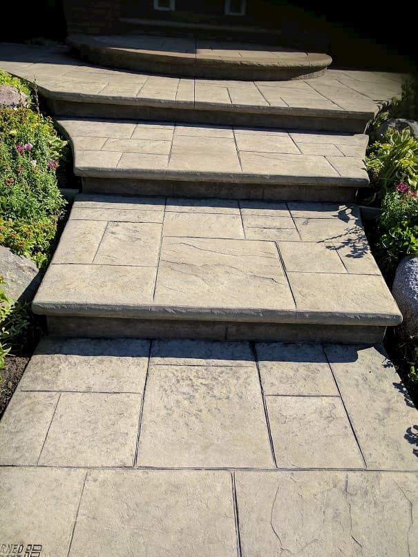 Stamped concrete steps with slate finish