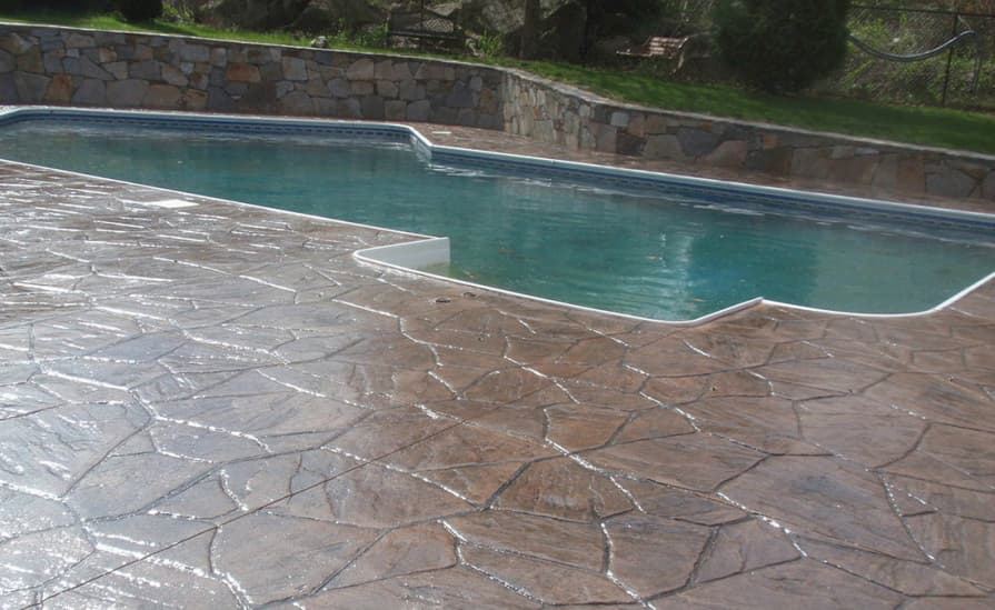 Stamped flagstone pool deck